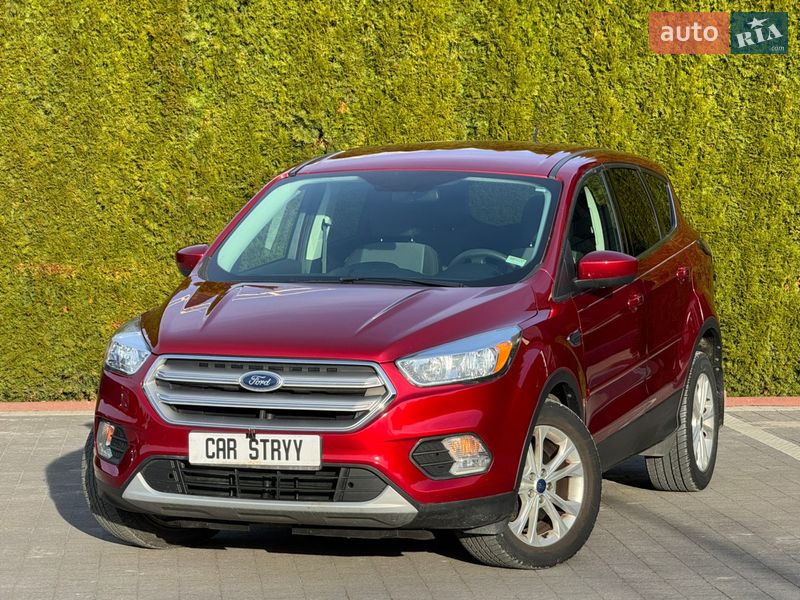 Внедорожник / Кроссовер Ford Escape 2016 в Стрые