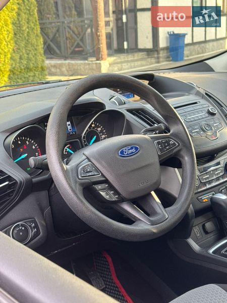 Внедорожник / Кроссовер Ford Escape 2016 в Стрые