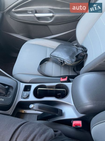 Внедорожник / Кроссовер Ford Escape 2015 в Львове