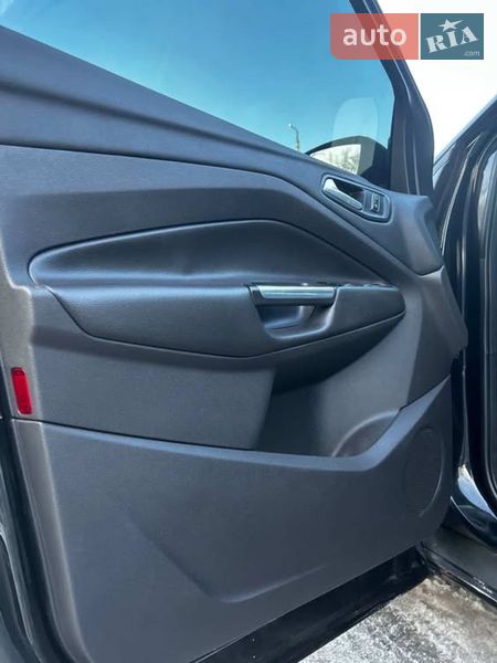 Внедорожник / Кроссовер Ford Escape 2015 в Монастырище