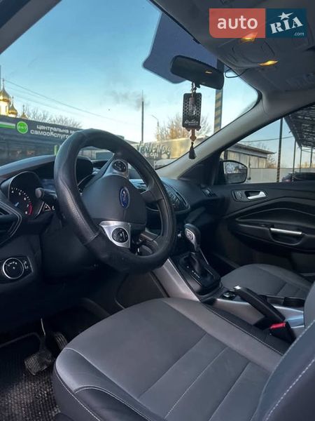 Внедорожник / Кроссовер Ford Escape 2015 в Монастырище