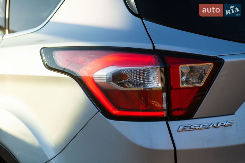 Внедорожник / Кроссовер Ford Escape 2019 в Львове