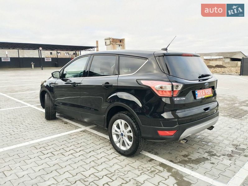 Внедорожник / Кроссовер Ford Escape 2017 в Дубно