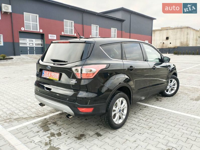 Внедорожник / Кроссовер Ford Escape 2017 в Дубно