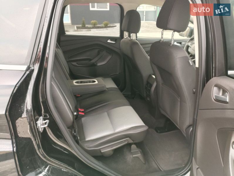 Внедорожник / Кроссовер Ford Escape 2017 в Дубно