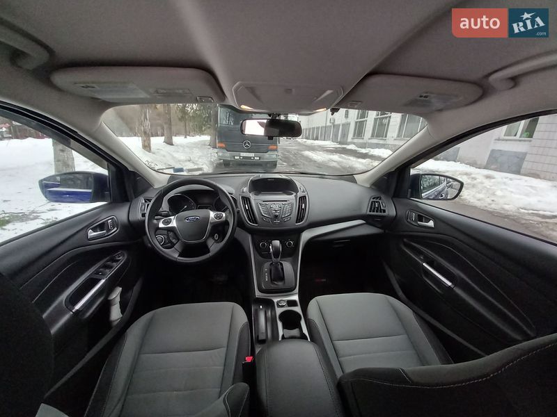 Внедорожник / Кроссовер Ford Escape 2015 в Ровно