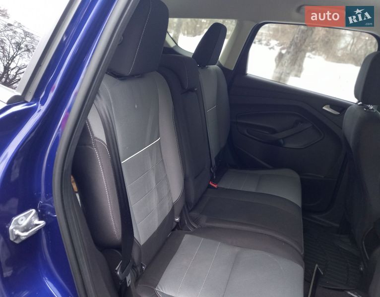 Внедорожник / Кроссовер Ford Escape 2015 в Ровно