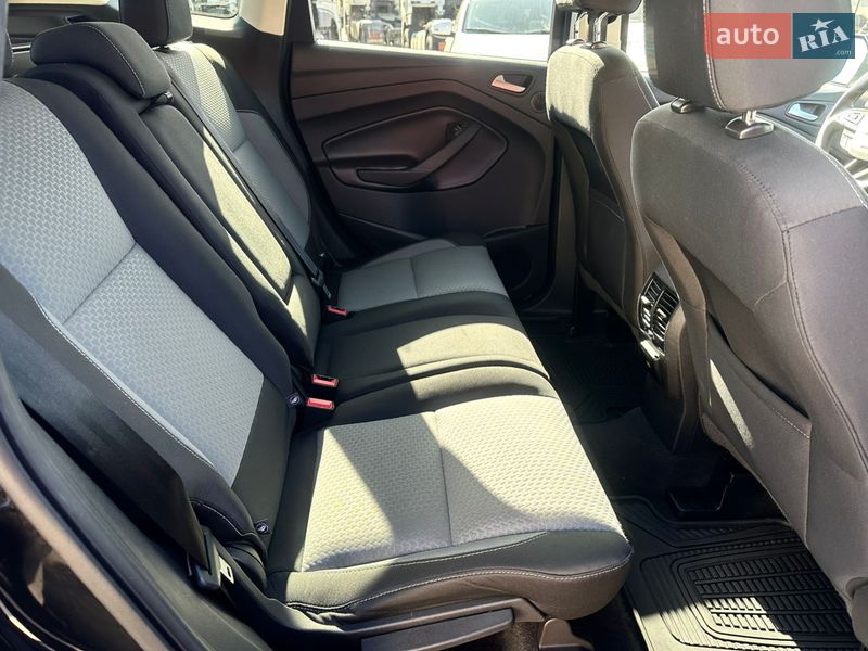 Внедорожник / Кроссовер Ford Escape 2017 в Львове