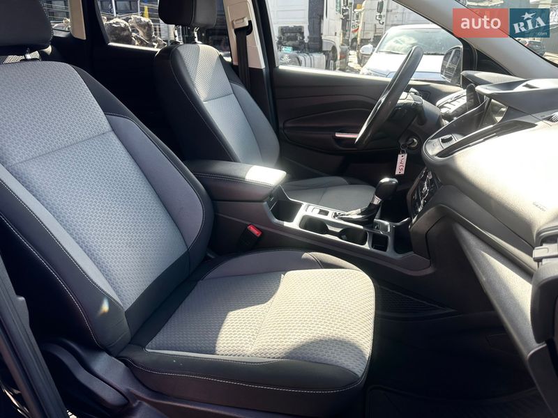 Внедорожник / Кроссовер Ford Escape 2017 в Львове