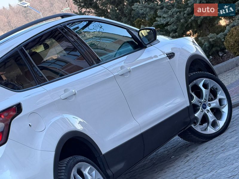 Позашляховик / Кросовер Ford Escape 2018 в Дрогобичі