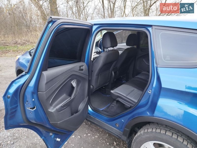 Внедорожник / Кроссовер Ford Escape 2016 в Кременчуге