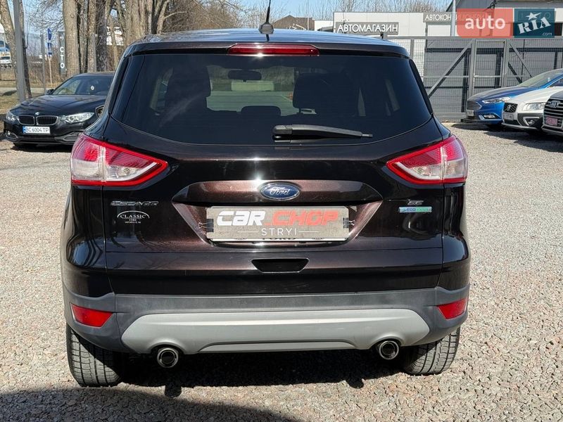 Внедорожник / Кроссовер Ford Escape 2012 в Стрые