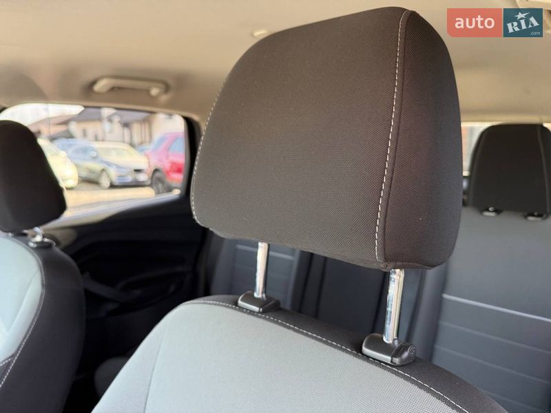 Внедорожник / Кроссовер Ford Escape 2012 в Стрые