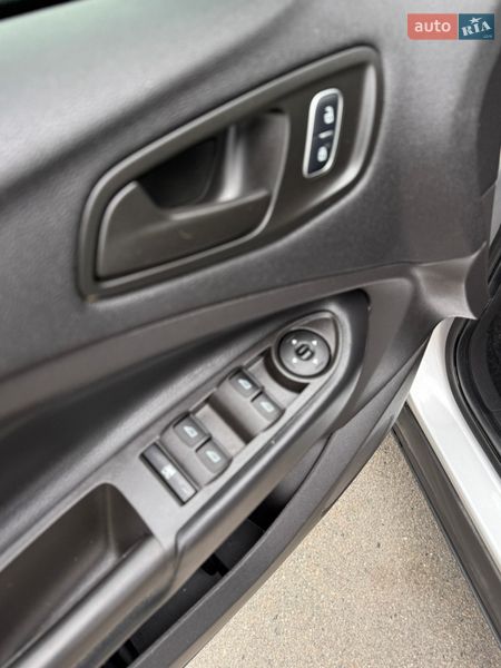 Внедорожник / Кроссовер Ford Escape 2019 в Днепре