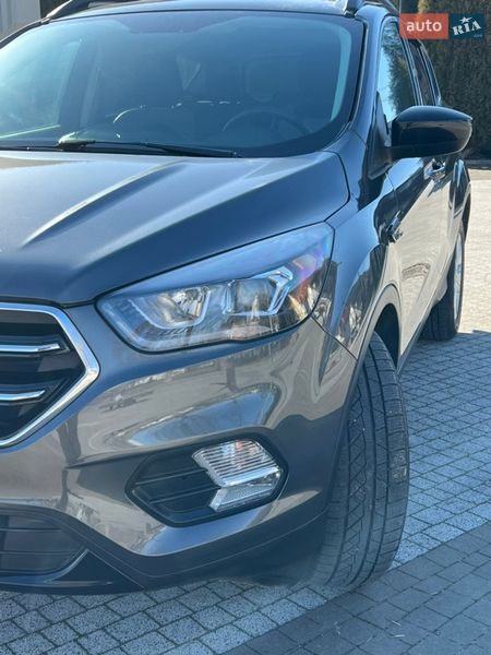 Внедорожник / Кроссовер Ford Escape 2018 в Львове