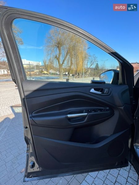 Внедорожник / Кроссовер Ford Escape 2018 в Львове