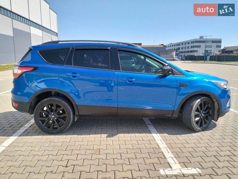 Позашляховик / Кросовер Ford Escape 2016 в Івано-Франківську