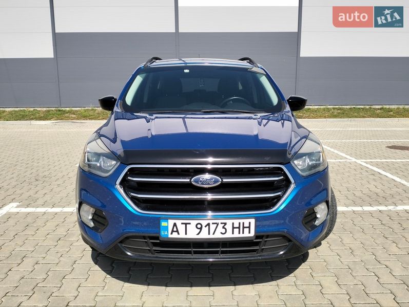 Позашляховик / Кросовер Ford Escape 2016 в Івано-Франківську