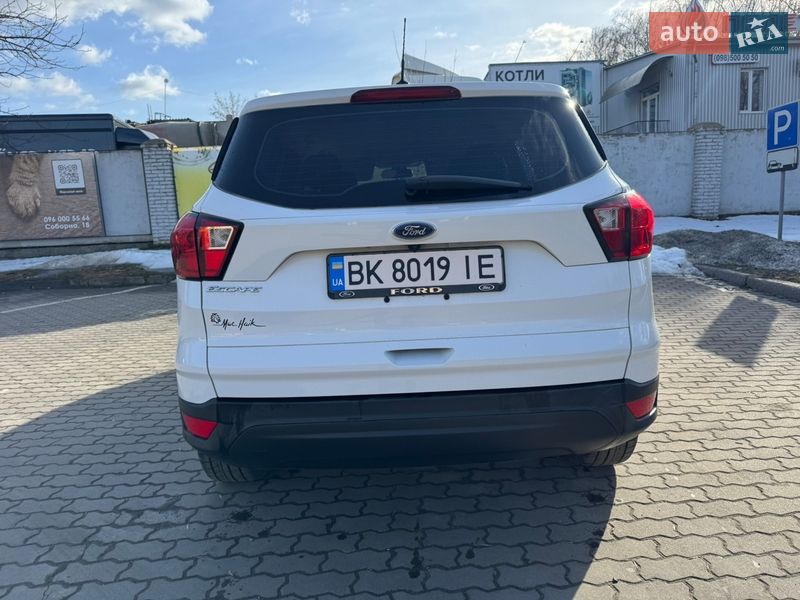 Внедорожник / Кроссовер Ford Escape 2019 в Ровно