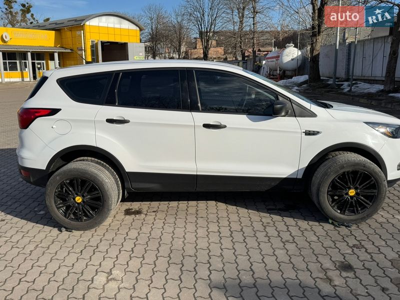 Внедорожник / Кроссовер Ford Escape 2019 в Ровно
