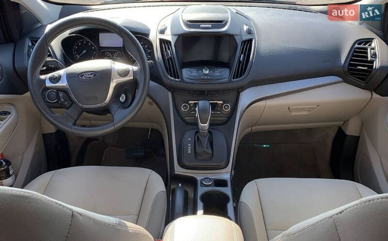 Внедорожник / Кроссовер Ford Escape 2015 в Ирпене