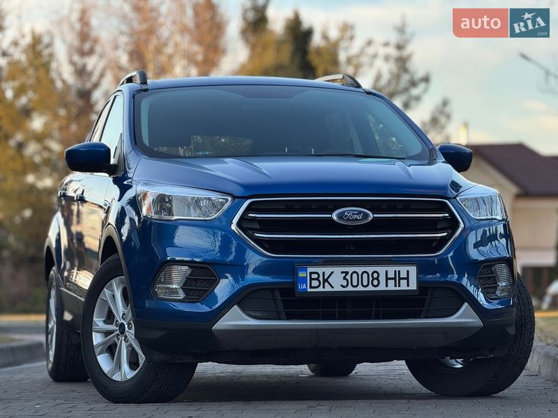 Внедорожник / Кроссовер Ford Escape 2016 в Сарнах