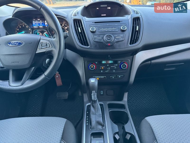 Внедорожник / Кроссовер Ford Escape 2016 в Сарнах