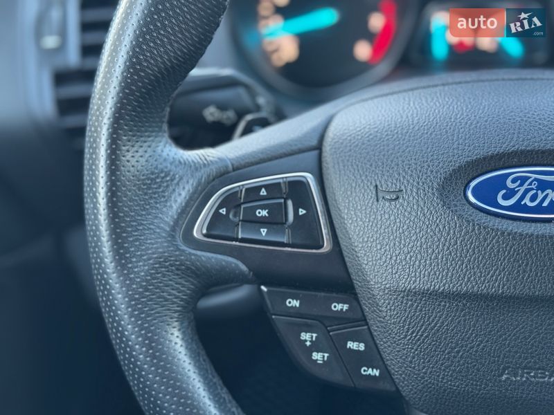 Внедорожник / Кроссовер Ford Escape 2016 в Сарнах