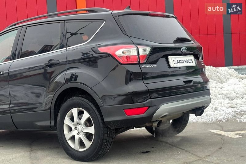 Внедорожник / Кроссовер Ford Escape 2017 в Киеве