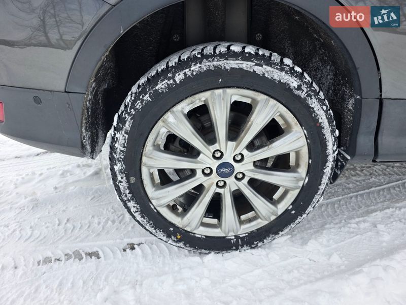 Позашляховик / Кросовер Ford Escape 2017 в Умані