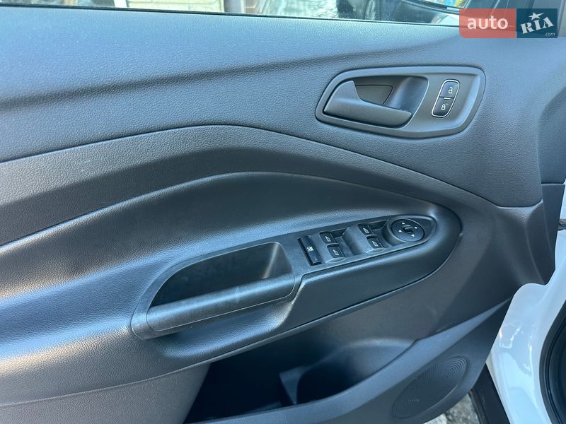 Внедорожник / Кроссовер Ford Escape 2017 в Сумах