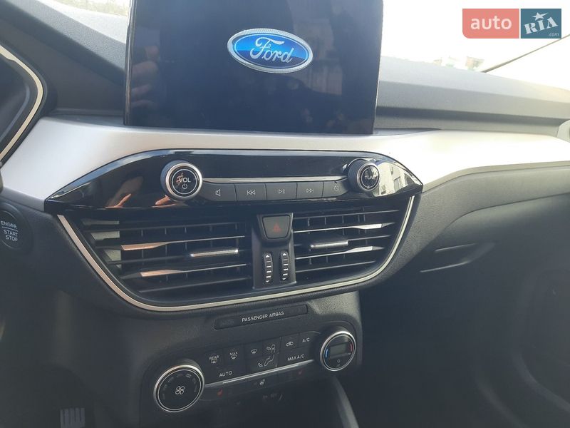 Позашляховик / Кросовер Ford Escape 2019 в Чернівцях