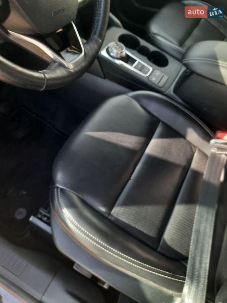 Позашляховик / Кросовер Ford Escape 2019 в Чернівцях