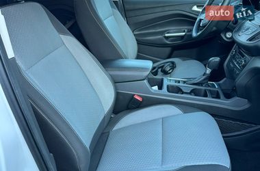 Внедорожник / Кроссовер Ford Escape 2017 в Ровно