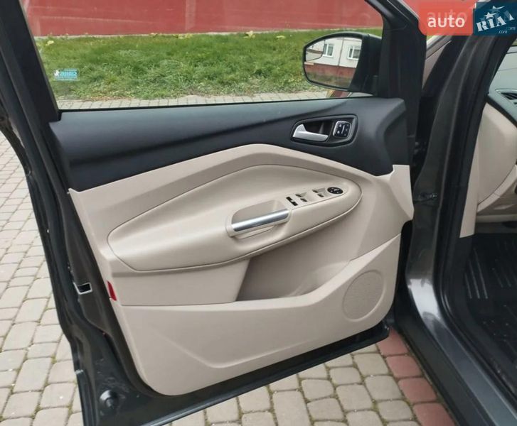 Внедорожник / Кроссовер Ford Escape 2016 в Киеве