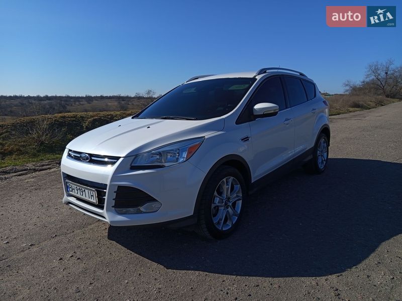 Внедорожник / Кроссовер Ford Escape 2015 в Белгороде-Днестровском