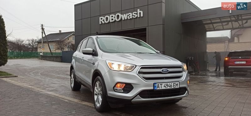 Внедорожник / Кроссовер Ford Escape 2019 в Ивано-Франковске