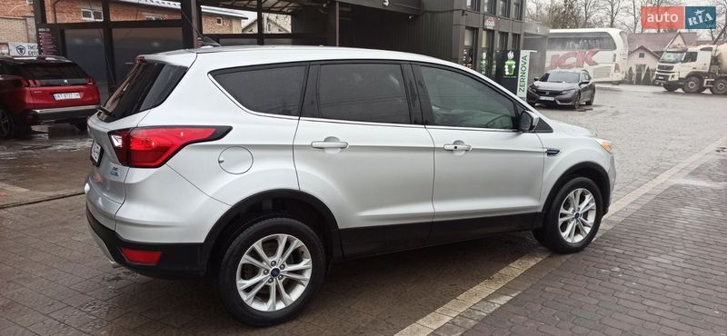 Внедорожник / Кроссовер Ford Escape 2019 в Ивано-Франковске