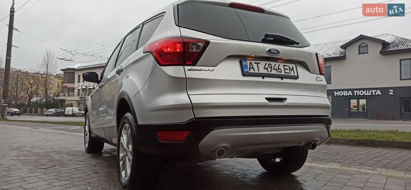 Внедорожник / Кроссовер Ford Escape 2019 в Ивано-Франковске