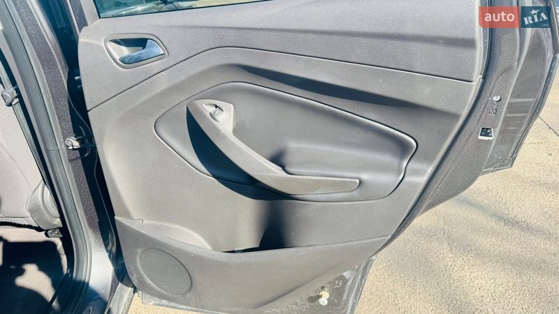 Внедорожник / Кроссовер Ford Escape 2018 в Киеве