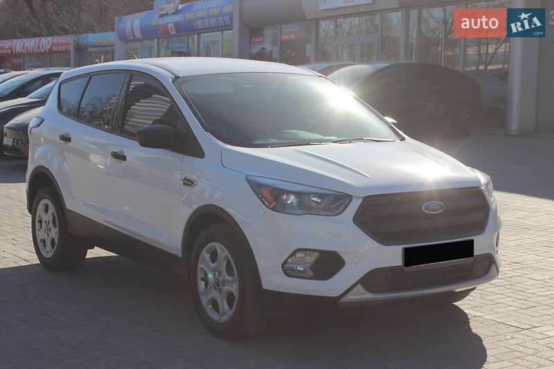 Внедорожник / Кроссовер Ford Escape 2017 в Днепре