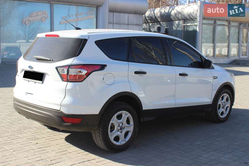 Внедорожник / Кроссовер Ford Escape 2017 в Днепре