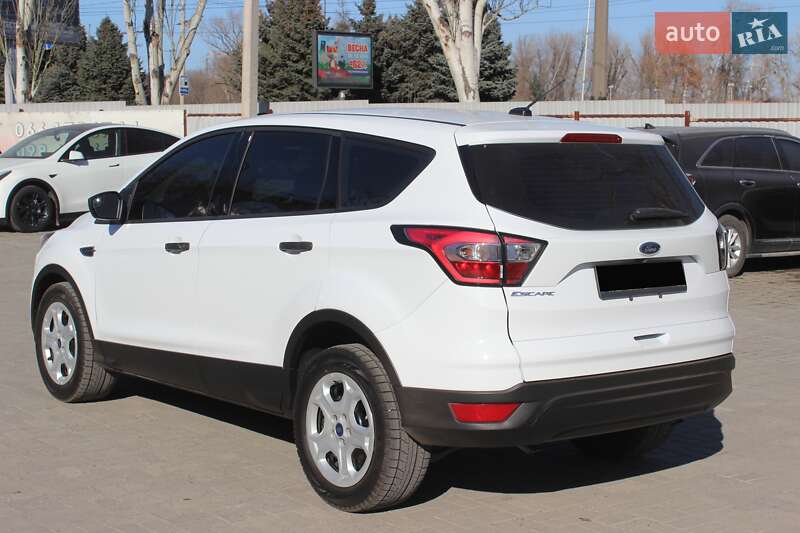 Внедорожник / Кроссовер Ford Escape 2017 в Днепре