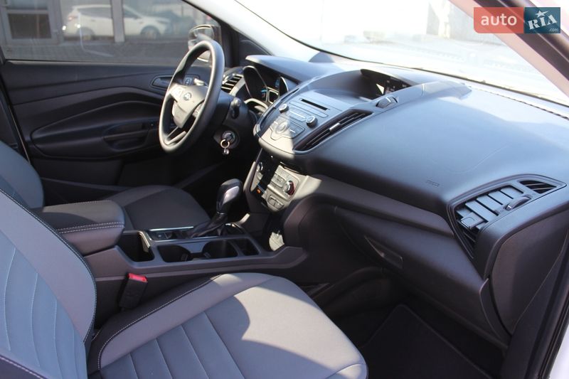 Внедорожник / Кроссовер Ford Escape 2017 в Днепре