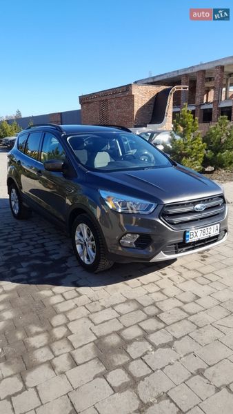 Внедорожник / Кроссовер Ford Escape 2016 в Хмельницком