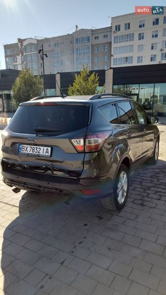 Внедорожник / Кроссовер Ford Escape 2016 в Хмельницком