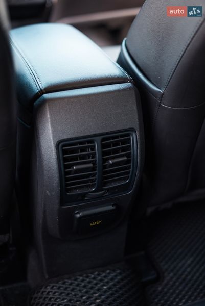 Позашляховик / Кросовер Ford Escape 2016 в Золочеві