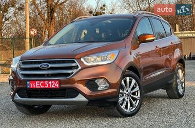 Внедорожник / Кроссовер Ford Escape 2017 в Стрые