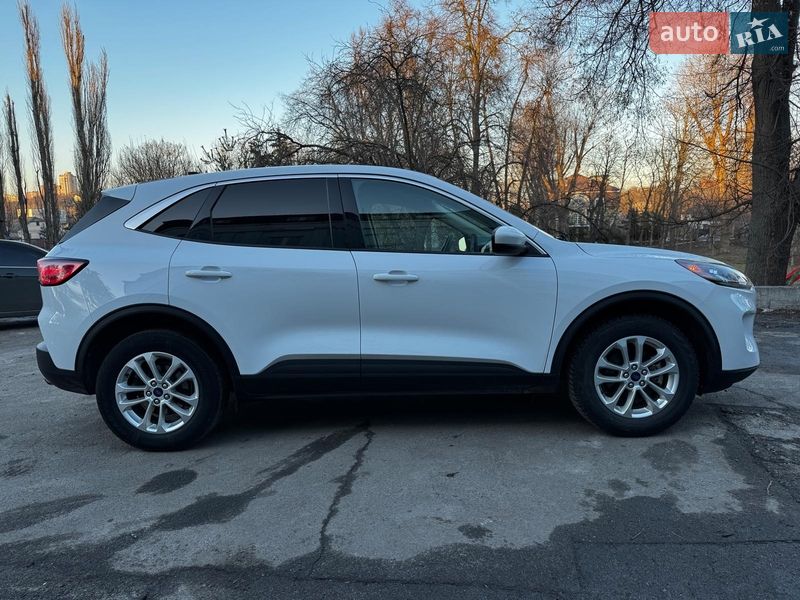 Внедорожник / Кроссовер Ford Escape 2019 в Киеве