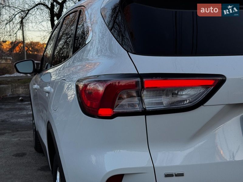 Внедорожник / Кроссовер Ford Escape 2019 в Киеве